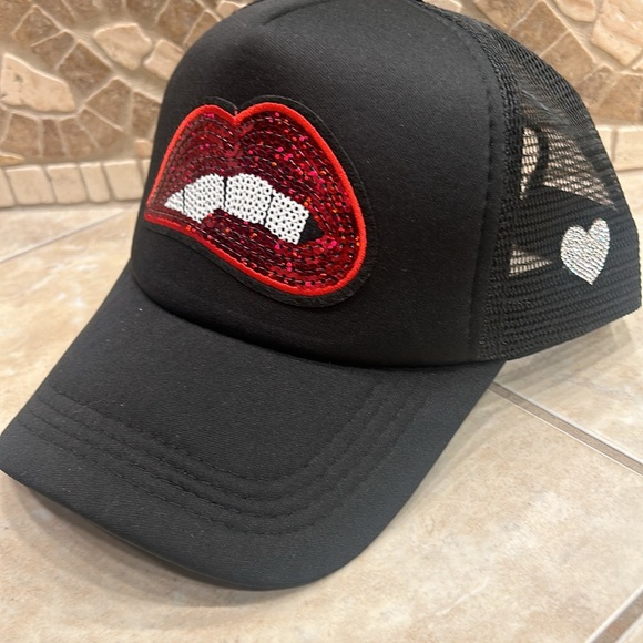 Red lips trucker hat sequin bling heart - Picture 2 of 4